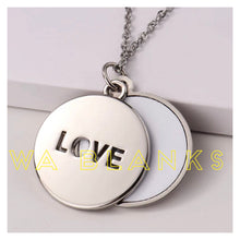 Load image into Gallery viewer, Necklace - LOVE
